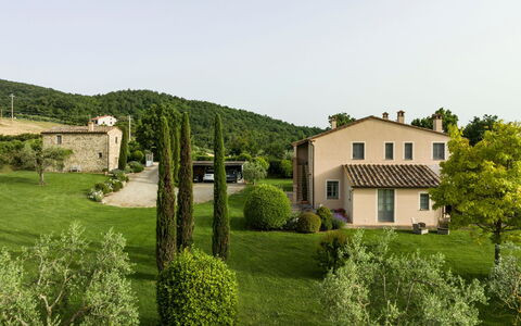 Villa Danilo: Pianta, Cielo, Costruzione, Finestra, Albero, Paesaggio Naturale, Lotto, Casa, Villetta, Paesaggio