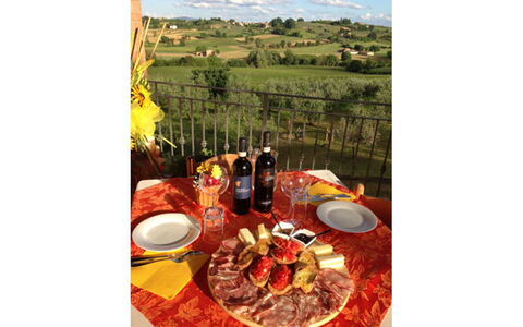 Sanguineto: Cibo, Tavola, Pianta, Tavolo, Piatto, Dishware, Bicchiere Di Vino, Ingrediente, Cucina