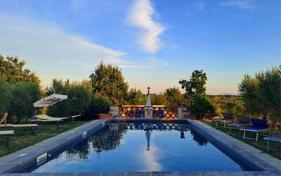 Fattoria la Gabola: Acqua, Cielo, Pianta, Nube, Proprietà, Piscina, Albero, Corpo D'Acqua, Paesaggio, Tempo Libero