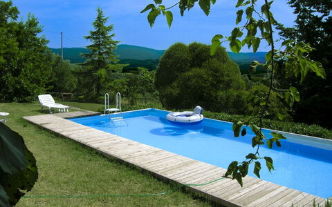 Casa Rossa: Blu, Piscina, Tempo Libero, Giardino, Shade, Backyard, Landscaping, Ricorrere, Mobili Da Esterno, Prato