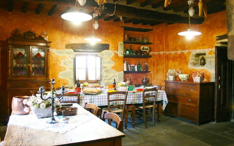 Torre di Vignale: Costruzione, Camera, Proprietà, Ristorante, Mobilia, Interior Design, Tavolo, Fascio