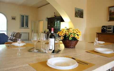 Poggio Falcone: Camera, Proprietà, Interior Design, Tavolo, Sala Da Pranzo, Mobilia, Costruzione, Immobiliare, Casa, Soggiorno