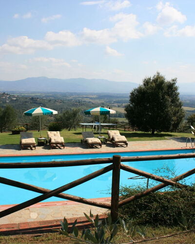 Podere della Crocchia: Sky, Cloud, Plant, Shade, Tree, Natural Landscape, Outdoor Furniture, Body Of Water, Swimming Pool, Grass