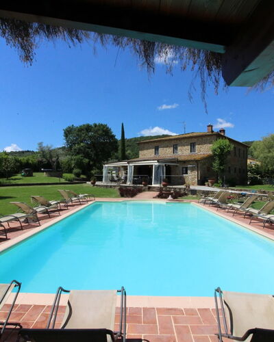 La Quiete: Water, Plant, Sky, Property, Swimming Pool, Azure, Shade, Tree, Leisure, Composite Material