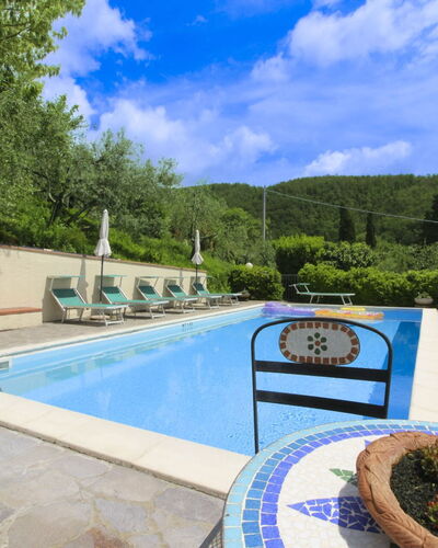 Agriturismo Arcobaleno: Swimming Pool, Resort, Eco Hotel, Flowerpot, Hotel, Outdoor Furniture, Houseplant, Villa, Resort Town