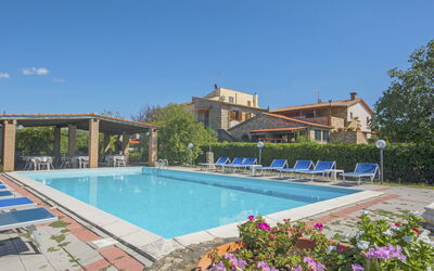 Bibbona 110: Acqua, Cielo, Pianta, Piscina, Fiore, Costruzione, Albero, Sedia, Mobili Da Esterno, Casa