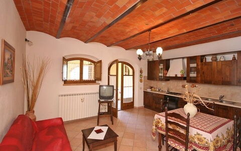 Pienza: Camera, Proprietà, Costruzione, Mobilia, Interior Design, Camera Da Letto, Soffitto, Casa, Suite, Immobiliare