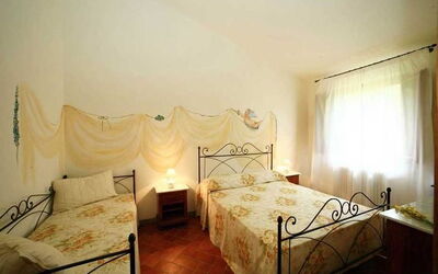 Accommodation:&nbsp;Ginestra