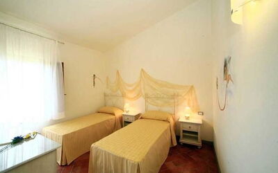 Accommodation:&nbsp;Ginestra