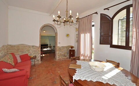 Accommodation:&nbsp;Lauro