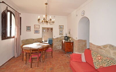 Accommodation:&nbsp;Lauro