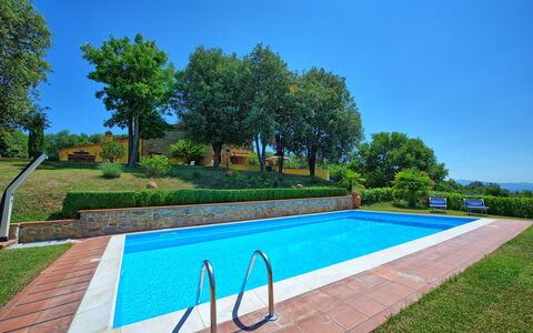 Villa Crispinino: Piscina, Proprietà, Immobiliare, Erba, Tempo Libero, Casa, Estate, Casa, Backyard, Zona Residenziale