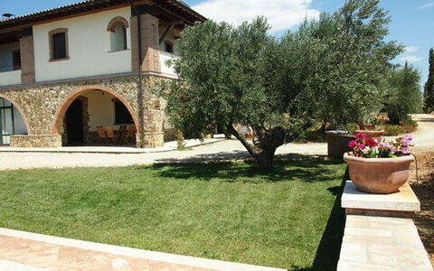 Villa Giulia Follonica: Proprietà, Cortile, Backyard, Erba, Casa, Prato, Casa, Immobiliare, Costruzione, Estate