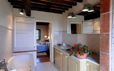 Accommodation:&nbsp;Ginestra