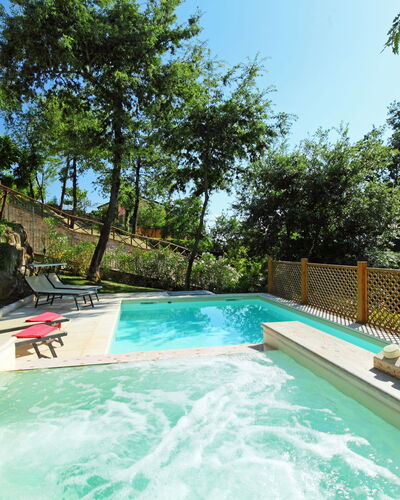 Oleandra sul Lago: Water, Plant, Property, Swimming Pool, Sky, Azure, Building, Flowerpot, Shade, Tree
