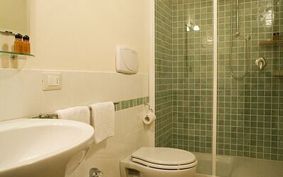 Nido bathroom