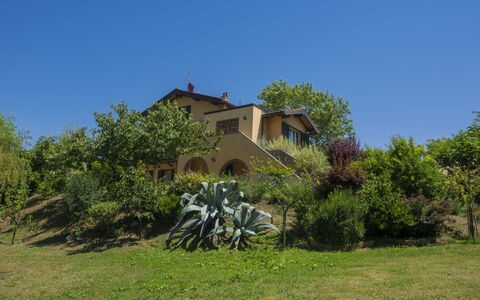 Casa Gianna: Property, House, Home, Real Estate, Sky, Tree, Rural Area, Botany, Land Lot, Grass