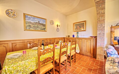 Casale Ambra: Camera, Proprietà, Costruzione, Immobiliare, Mobilia, Giallo, Casa, Interior Design, Sala Da Pranzo, Pavimento
