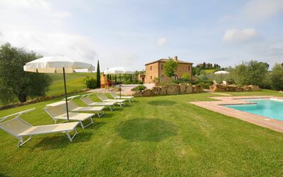 Villa Gaeta: Property, Grass, Swimming Pool, Lawn, Real Estate, Land Lot, House, Estate, Building, Residential Area