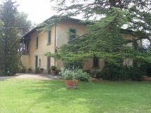 Vista della Villa dal giardino