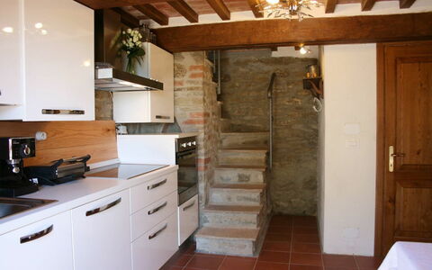 La Casina del Bosco: Controsoffitto, Camera, Proprietà, Costruzione, Mobilia, Cucina, Cabinetry, Casa, Pavimento, Interior Design