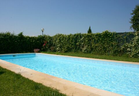 Casa Clementina: Water, Plant, Sky, Swimming Pool, Rectangle, Land Lot, Shade, Grass, Tree, Leisure