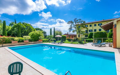 Fucecchio 900: Water, Cloud, Plant, Sky, Property, Swimming Pool, Building, Blue, Azure, Tree