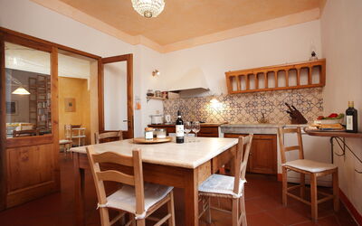 Accommodation:&nbsp;Granaio
