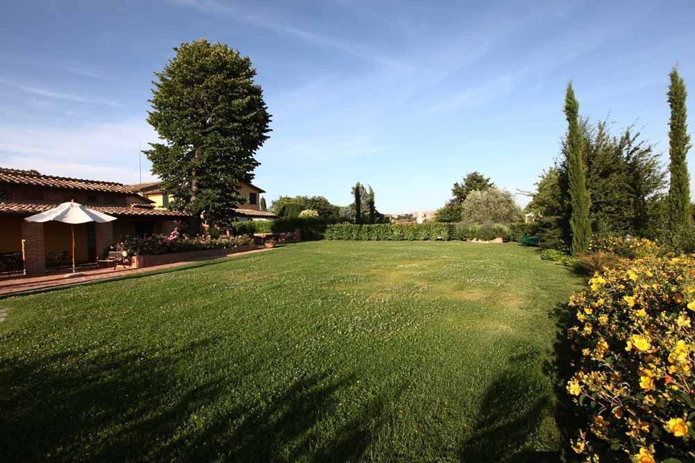 Ville Risli Borgo Villa Risi: villa that sleeps 22 people in 8 bedrooms, located in ...