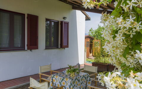 Casetta Ponticelli: Bianca, Proprietà, Camera, Fiore, Costruzione, Casa, Pianta, Immobiliare, Interior Design, Primavera