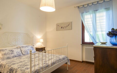 Casetta Ponticelli: Camera, Camera Da Letto, Mobilia, Proprietà, Letto, Pavimento, Interior Design, Telaio Del Letto, Lenzuolo, Soffitto