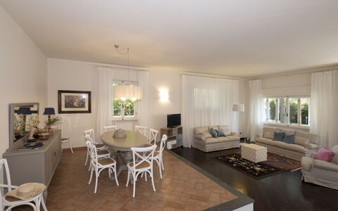 Accommodation:&nbsp;Barbara 250.1