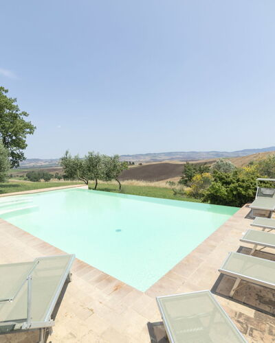 Casa Frati: Sky, Property, Water, Building, Swimming Pool, Shade, Rectangle, House, Composite Material, Tree