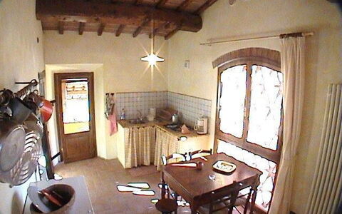 Accommodation:&nbsp;Ginestra