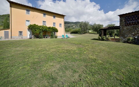 Teto: Proprietà, Erba, Lotto, Casa, Prato, Paesaggio Naturale, Cielo, Costruzione, Architettura, Casa