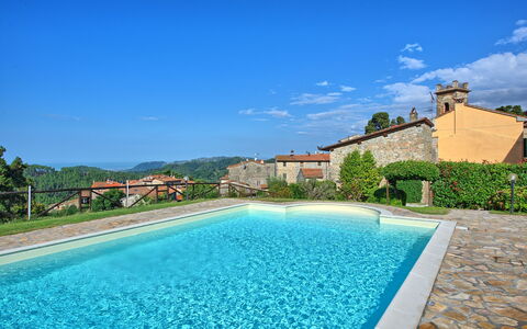 Il Gualdo: Piscina, Proprietà, Immobiliare, Azzurro, Estate, Costruzione, Casa, Villa, Vacanza, Ricorrere