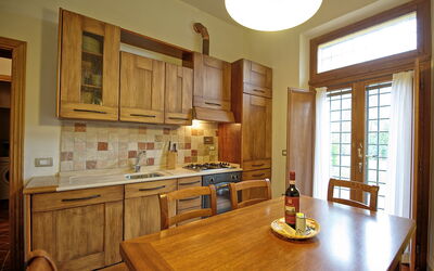 Accommodation:&nbsp;Iris