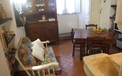 Appartamento Le Volte: Room, Property, Furniture, Floor, Living Room, House, Interior Design, Table, Building, Hardwood