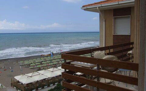 Appartamento - Le Finestre: Wood, Beach, Coast, Sea, Coastal And Oceanic Landforms, Ocean, Shore, Outdoor Furniture, Shade, Vacation