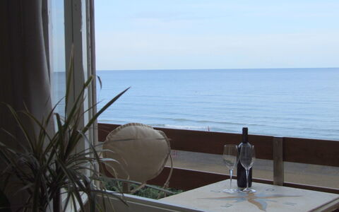 Appartamento - Le Finestre: Proprietà, Camera, Mare, Oceano, Vacanza, Finestra, Illuminazione Diurna, Appartamento, Interior Design, Ricorrere
