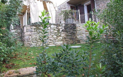 Villa Il Castagno: Vegetazione, Parete, Proprietà, Casa, Casa, Albero, Pianta, Zona Residenziale, Immobiliare, Architettura
