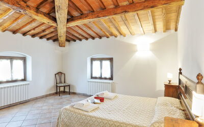 Accommodation:&nbsp;Chiantishire Retreat 155.5